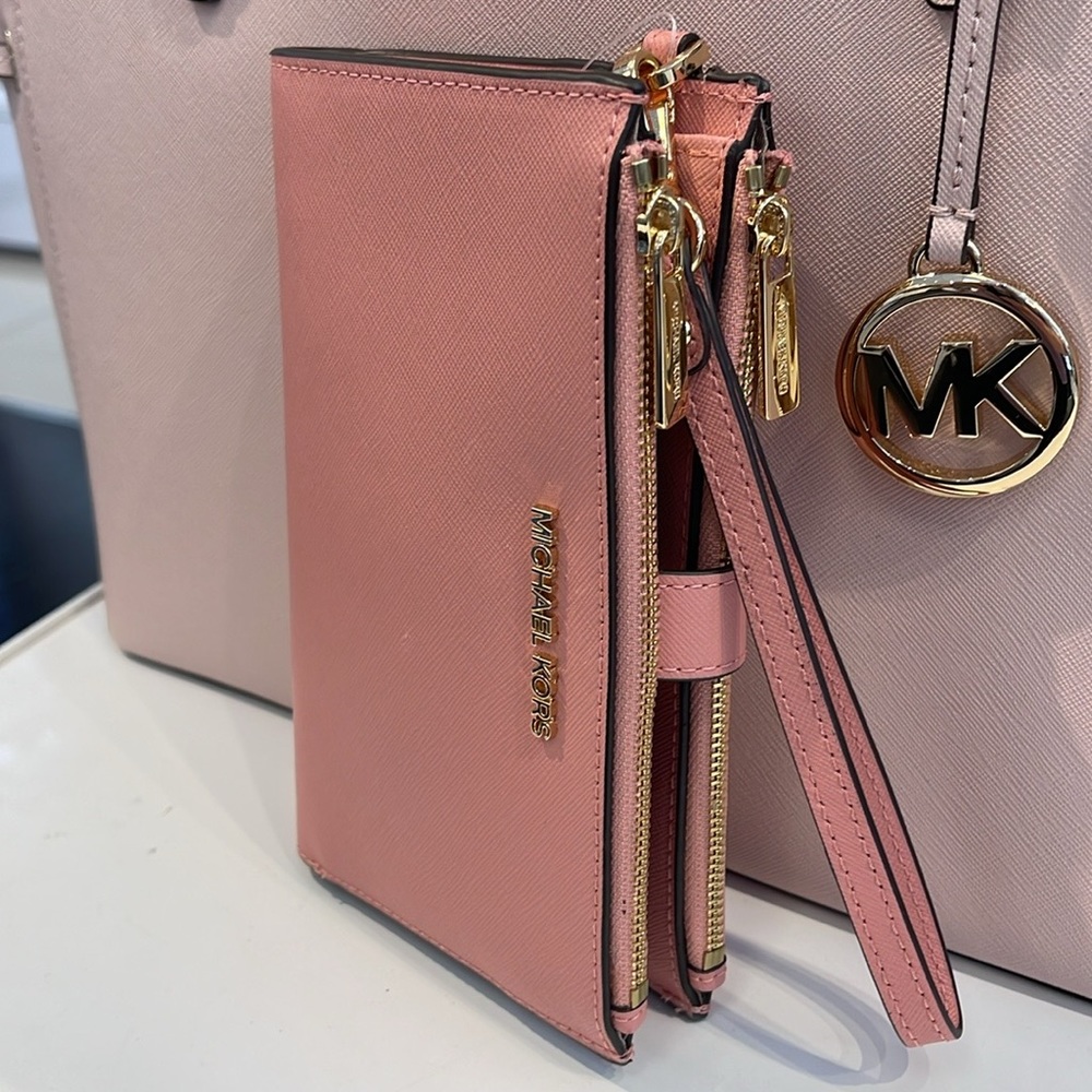 MICHAEL KORS
Jet Set Large Leather Smartphone Wristlet Wallet
Primrose 
NWT - Picture 2 of 16